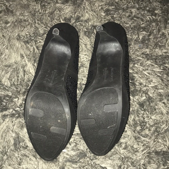 Fergalicious Black Pumps - Picture 4 of 4